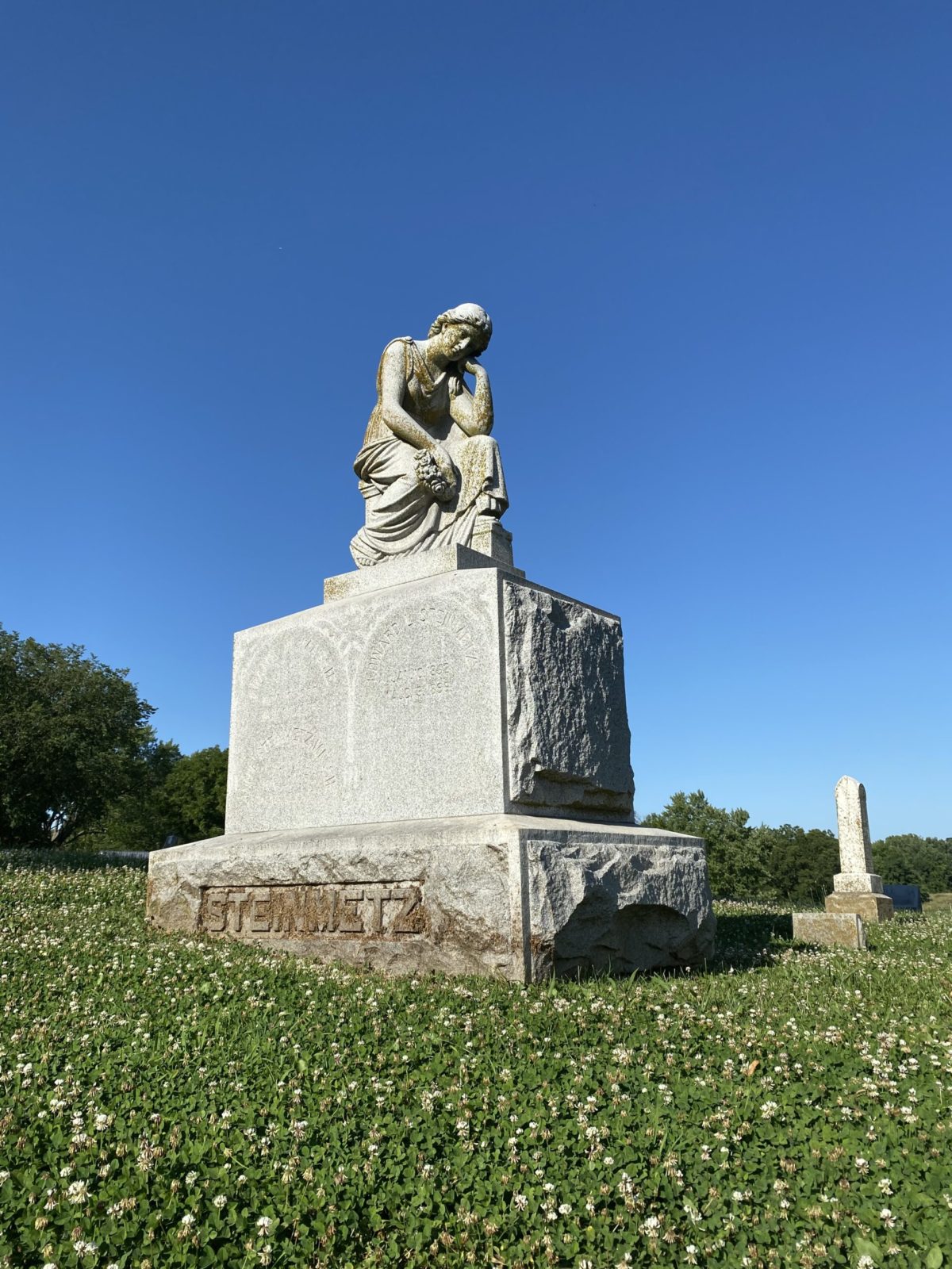 Washington Cemetery Statue